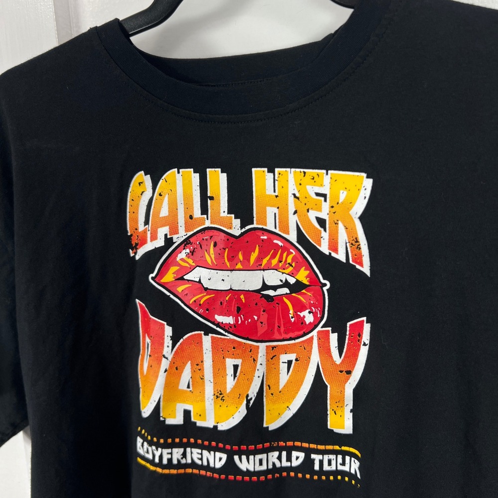 Barstool Sports Call Her Daddy Boyfriend World Tour Graphic Crop TShirt XL Black